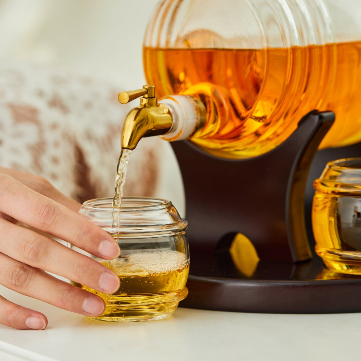 Barrel Whiskey Decanter Set with Barrel Glasses