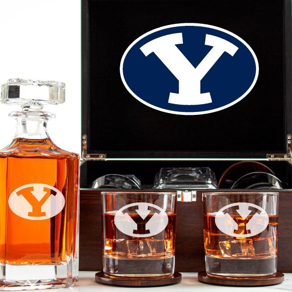 How to Choose the Best Engraved Whiskey Glasses for Your Home Bar