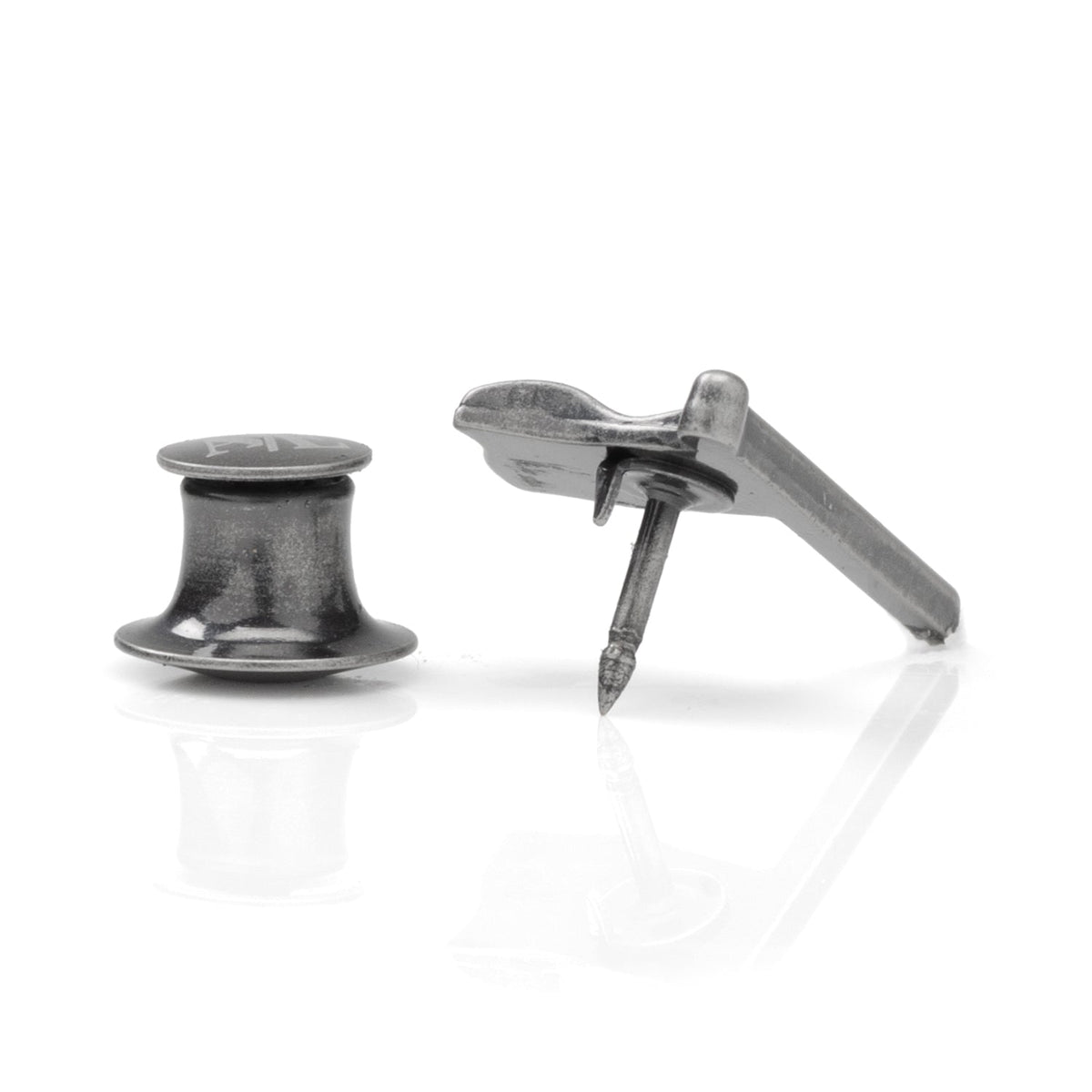 Golf 18th Hole Antique Silver Lapel Pin – Golf Enthusiast Jacket Pin