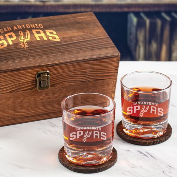 Custom Engraved San Antonio Spurs - Basketball Team Logos - Personalized Whiskey Glasses In Wood Gift Box