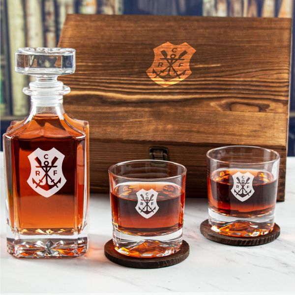 Custom Engraved Clube de Regatas de Flamengo Water Sports Crest - Personalized Whiskey Decanter Set In Wood Gift Box