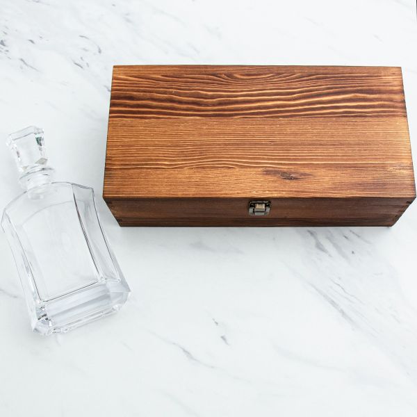 Tampa Bay Buccaneers – Full Color Team Logo Capital Decanter in Rustic Wood Box