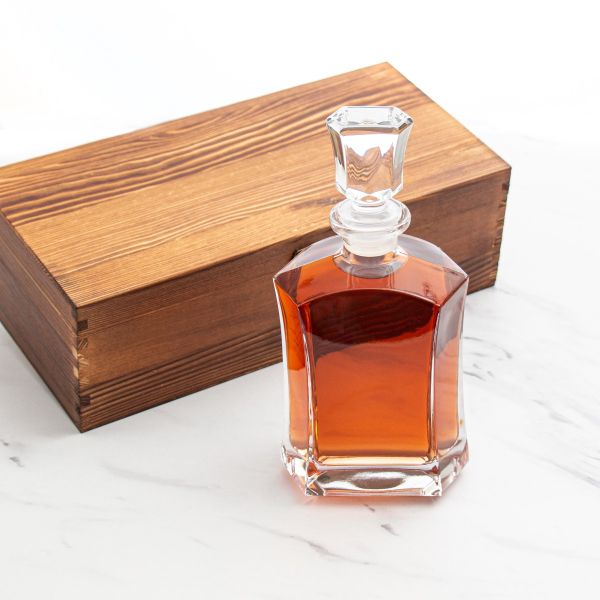Tampa Bay Buccaneers – Full Color Team Logo Capital Decanter in Rustic Wood Box