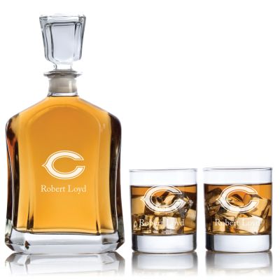 Chicago Bears- Football Fanatic Gift Ideas - Custom Personalized Whiskey Decanter Set - Man Cave Gifts - Gifts For Him 