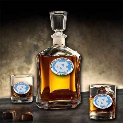 North Carolina Tarheels - Capitol Decanter with 2 Double Old Fashioned Glasses in Chest