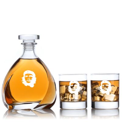 Engraved Che Guevara - Personalized Madison Decanter Set with Old Fashioned Whiskey Glasses