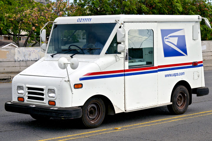 Postal Service Warns: Ship Early During Holiday Peak Season 2021
