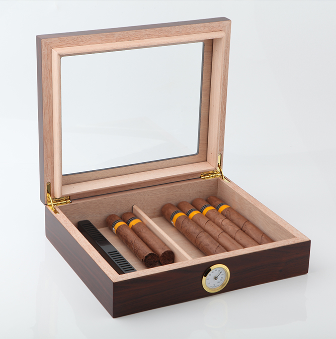 18 Festive Holiday Gifts for Men: The Ultimate Guide